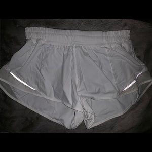 White Lululemon Hotty Hot short II *2.5”.